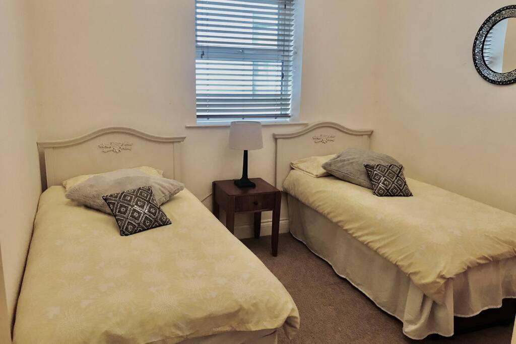 Luxury 2 Beds Apartment By The Sea Bornemouth Extérieur photo