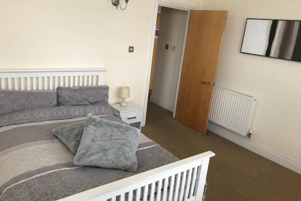 Luxury 2 Beds Apartment By The Sea Bornemouth Extérieur photo
